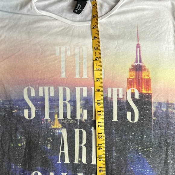 H&M Men’s size XL The Streets Are Calling T-shirt - Picture 7 of 10